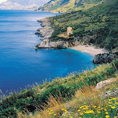 La Casetta Nel Porto 카스텔라마레델골포 외부 사진